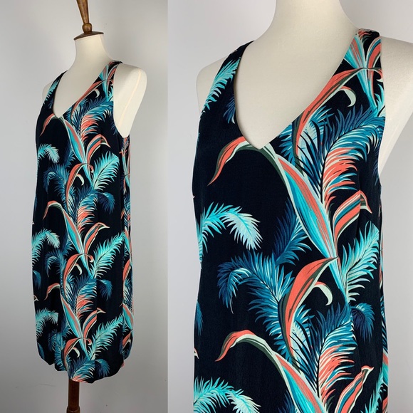 Adrianna Papell Dresses & Skirts - Adriana Papell Palm Dress Aqua Peach V-Neck PRETTY